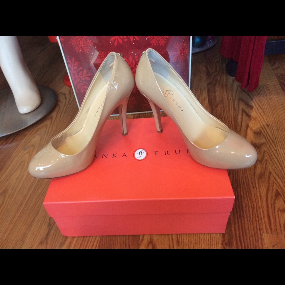 Ivanka Trump  light tan patent